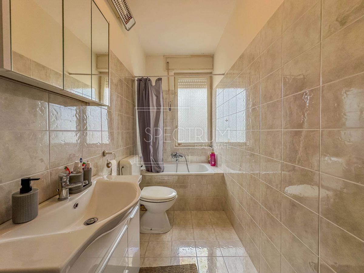 Umag, stanovanje v centru s pogledom na morje