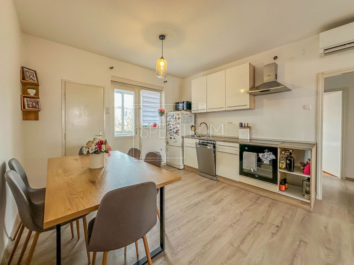 Umag, stanovanje v centru s pogledom na morje