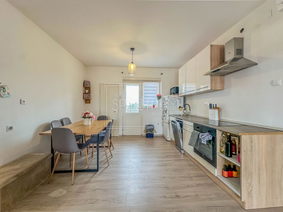 Umag, stanovanje v centru s pogledom na morje