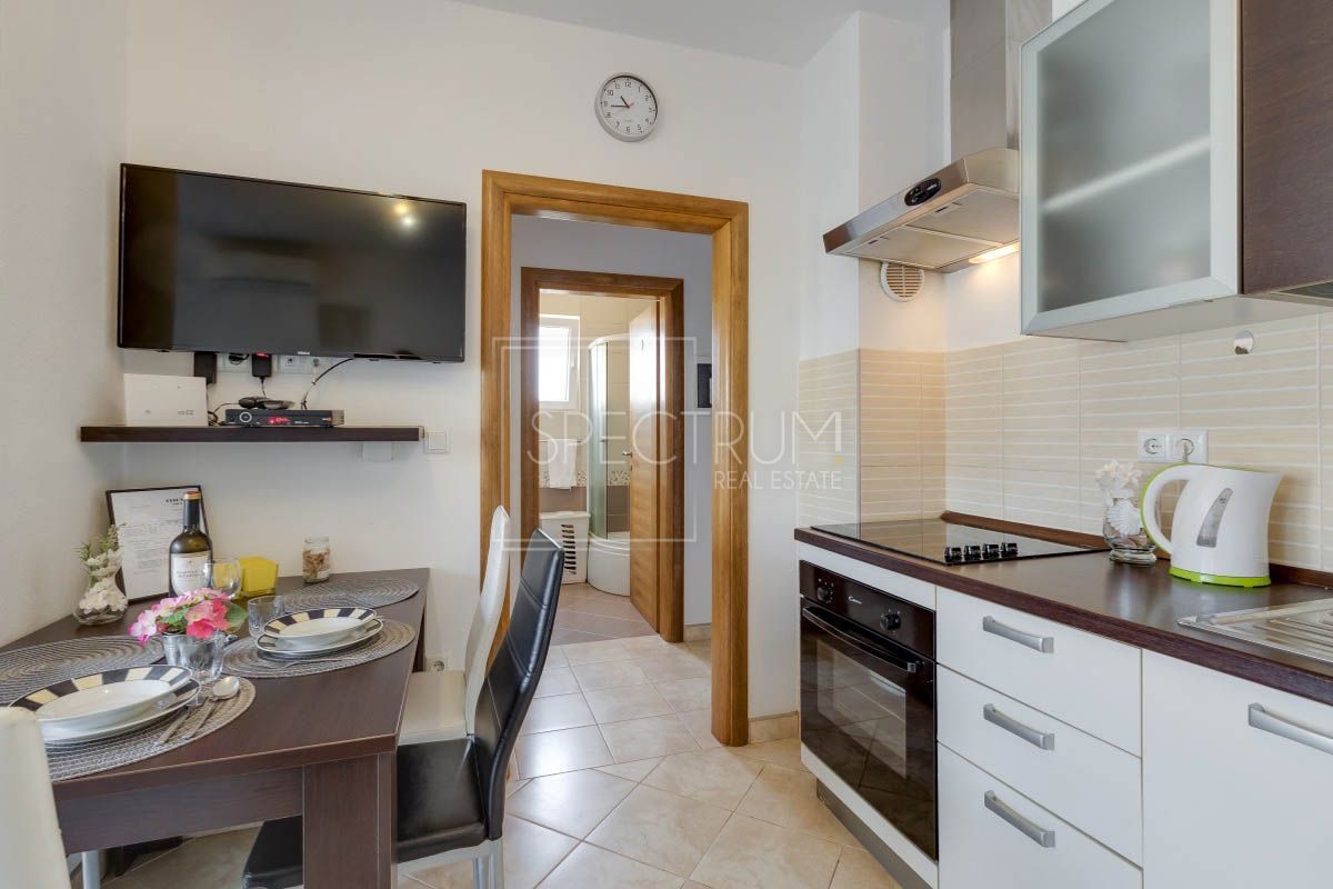 Novigrad okolica, 2 apartmaja 350 m od morja!