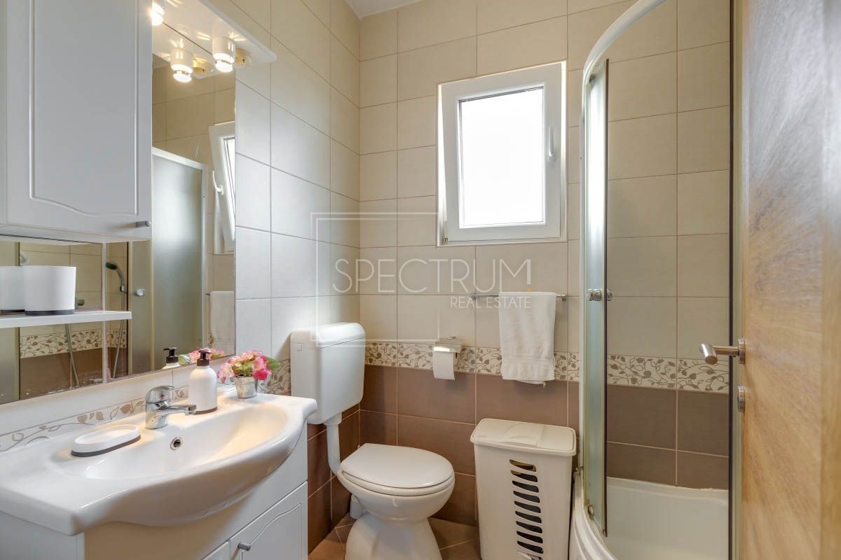 Novigrad okolica, 2 apartmaja 350 m od morja!