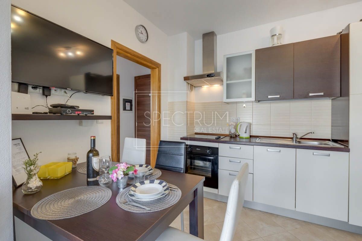 Novigrad okolica, 2 apartmaja 350 m od morja!