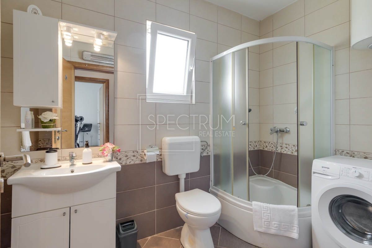 Novigrad okolica, 2 apartmaja 350 m od morja!
