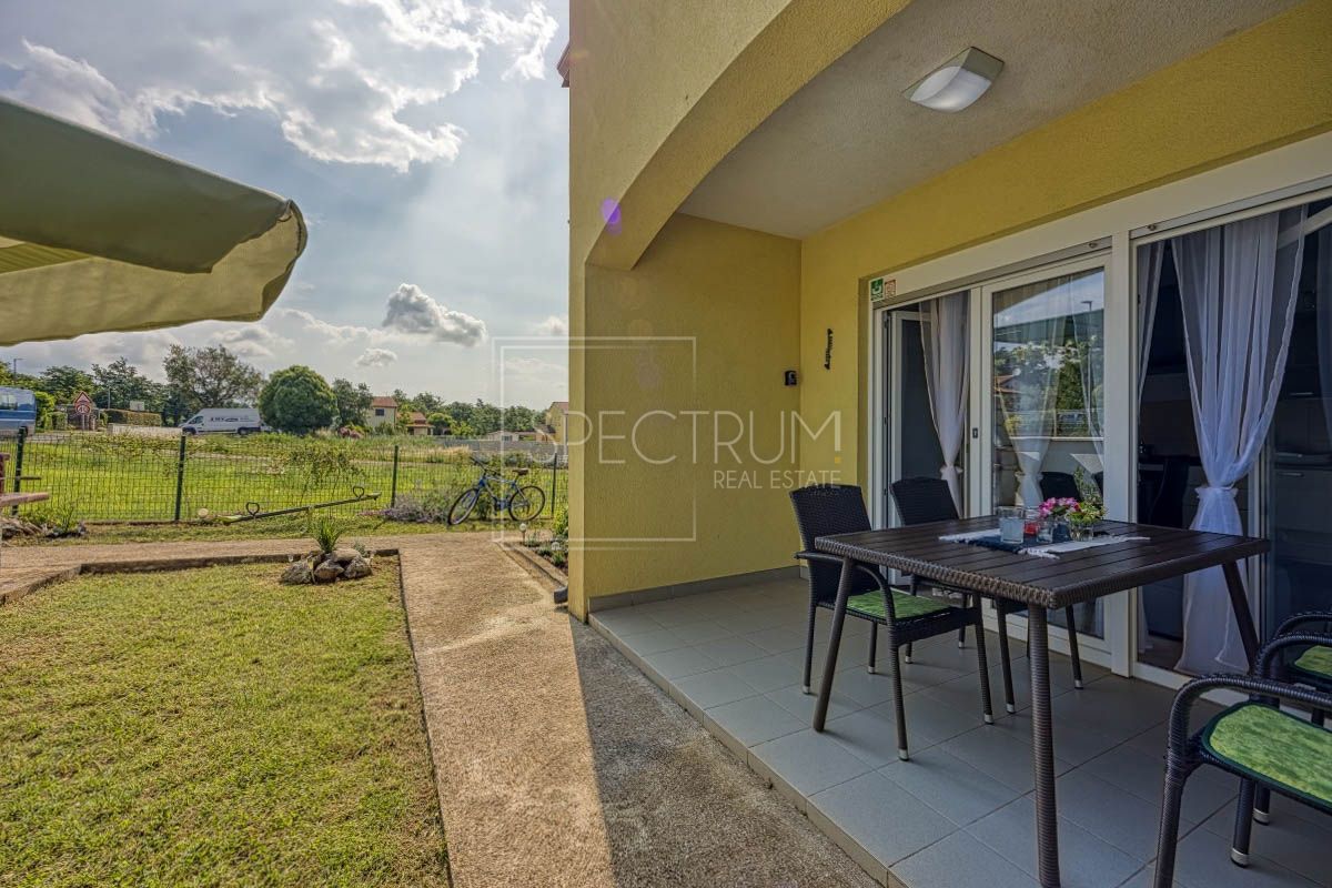Novigrad okolica, 2 apartmaja 350 m od morja!