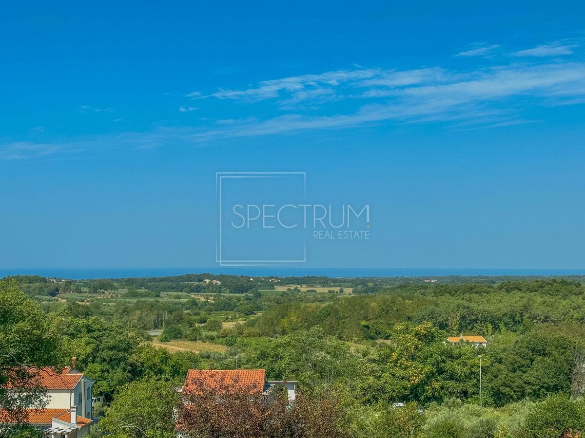 Brtonigla, kamnita hiša z garažo in pogledom na morje