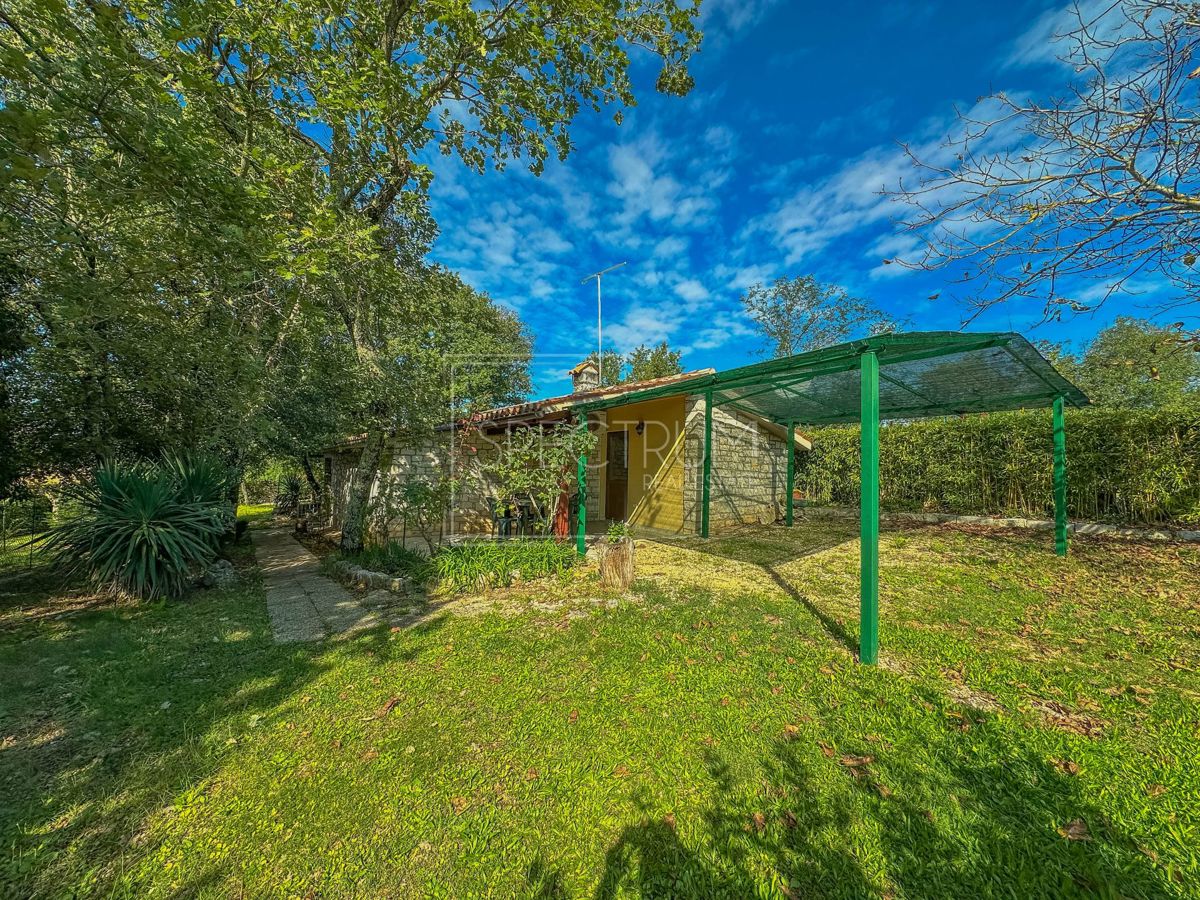 Okolica Grožnjana, samostojna hiša na mirni lokaciji