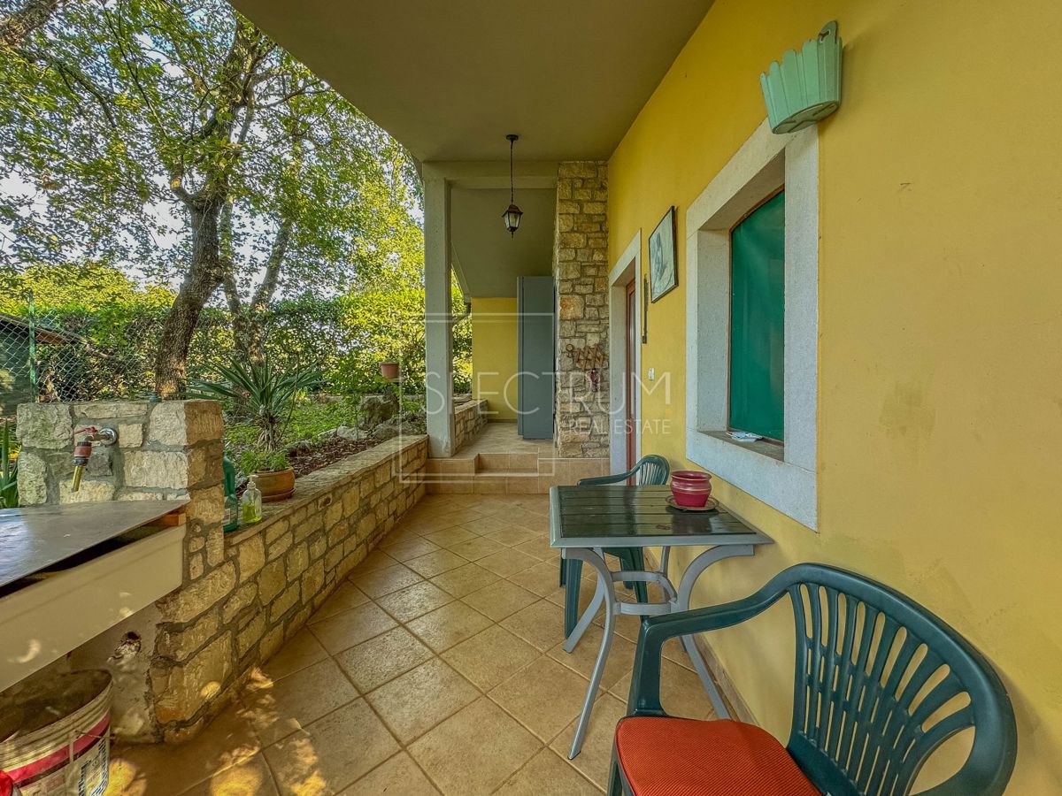 Okolica Grožnjana, samostojna hiša na mirni lokaciji