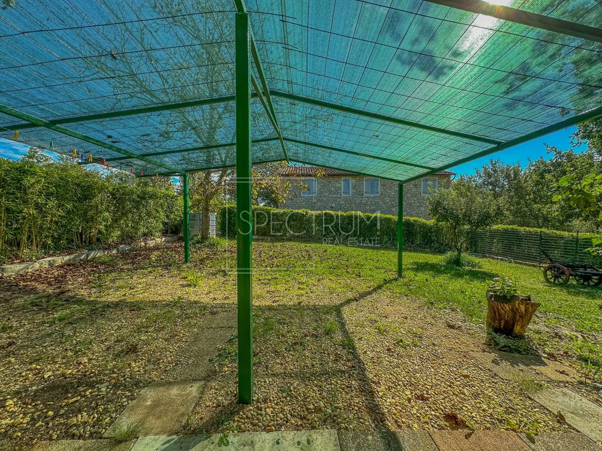 Okolica Grožnjana, samostojna hiša na mirni lokaciji