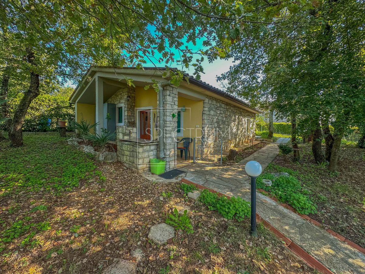 Okolica Grožnjana, samostojna hiša na mirni lokaciji