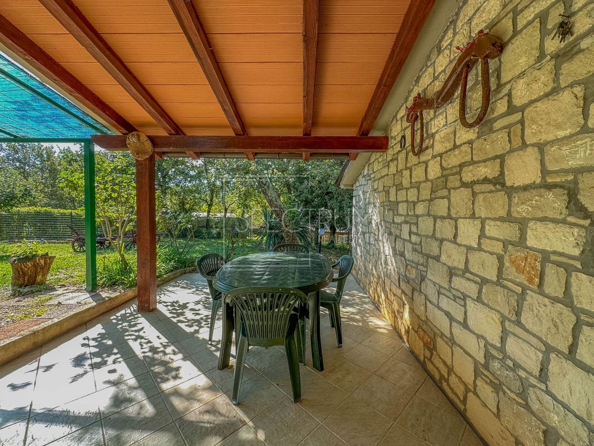 Okolica Grožnjana, samostojna hiša na mirni lokaciji