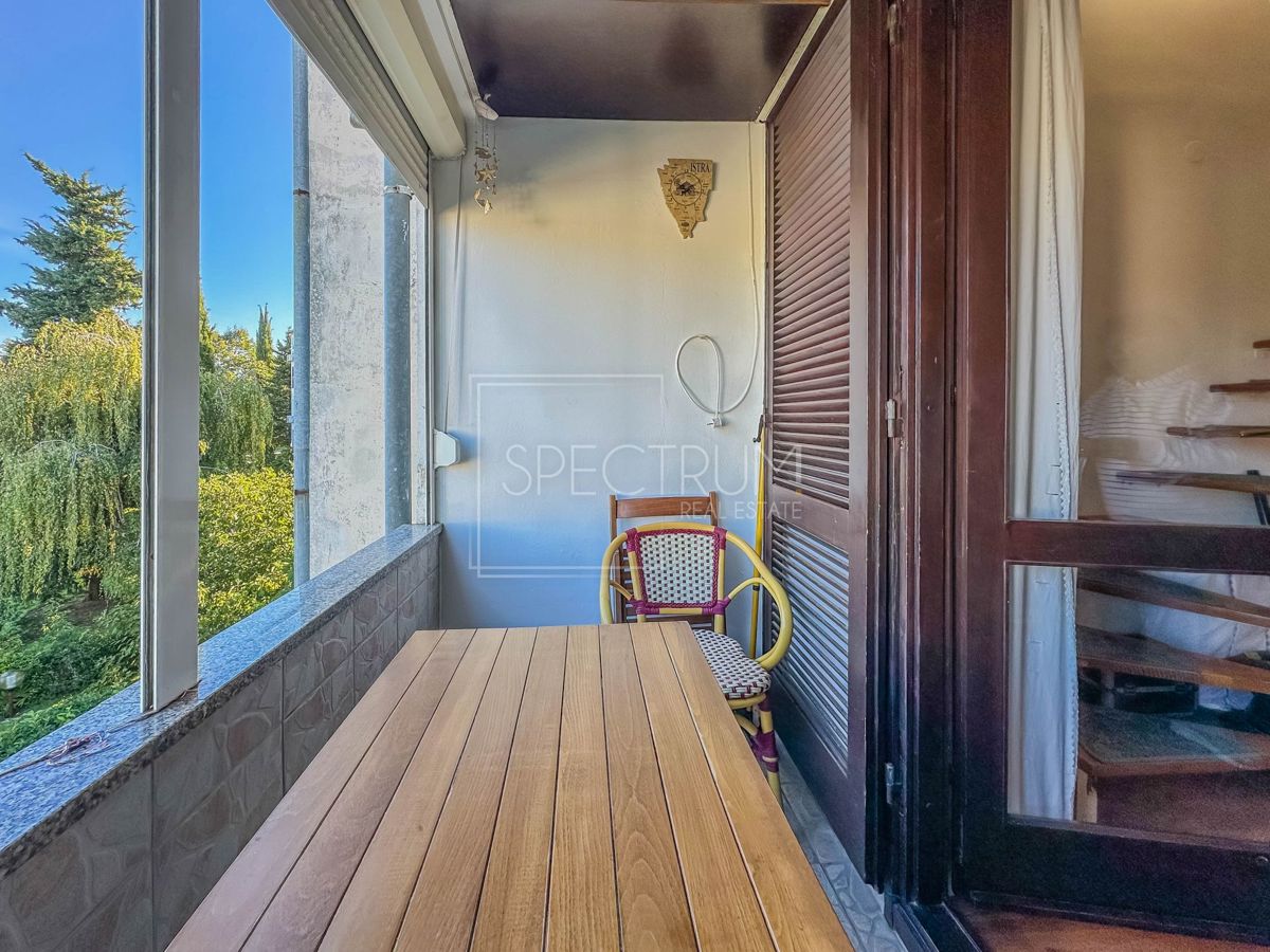 Poreč, dvoetažno stanovanje 350 m od morja