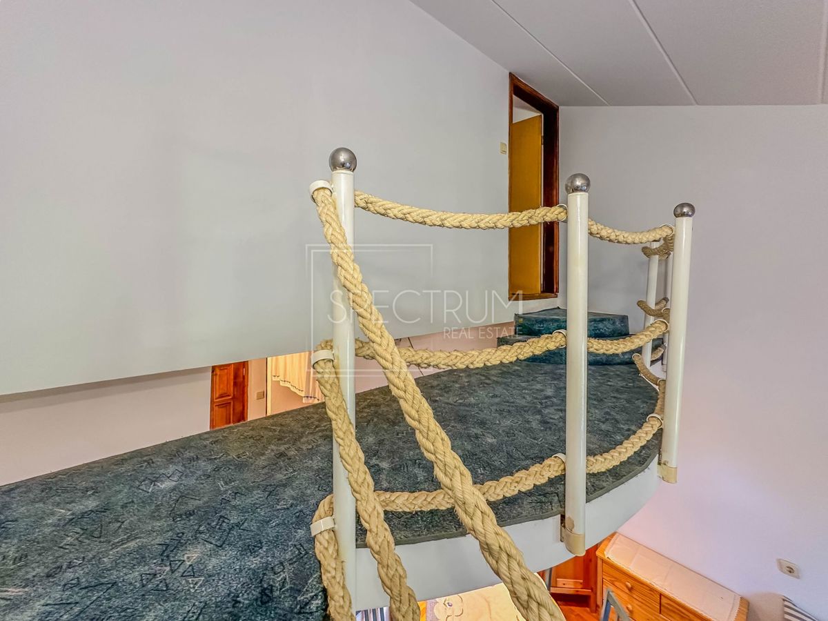 Poreč, dvoetažno stanovanje 350 m od morja