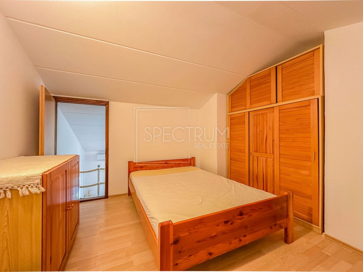 Poreč, dvoetažno stanovanje 350 m od morja