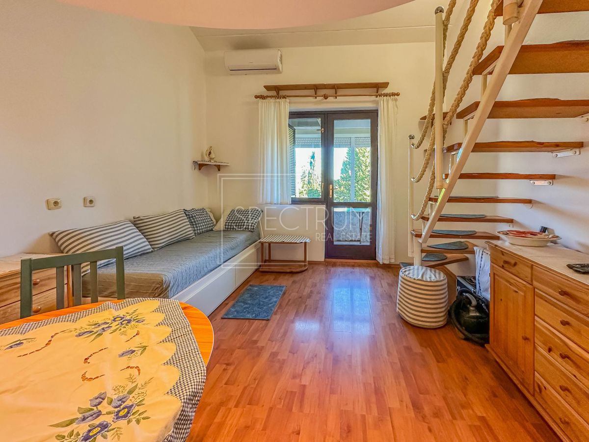 Poreč, dvoetažno stanovanje 350 m od morja