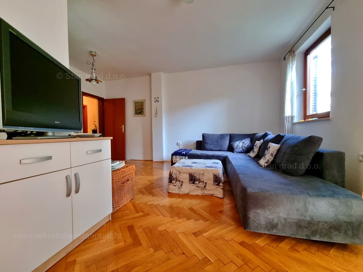 Malinska, prodaja apartma v 1. nadstropju na odlični lokaciji, le 250 m od morja!