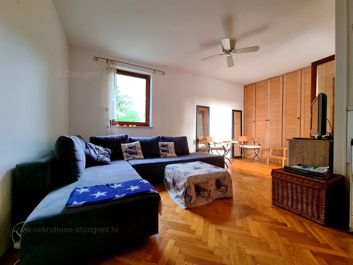 Malinska, prodaja apartma v 1. nadstropju na odlični lokaciji, le 250 m od morja!