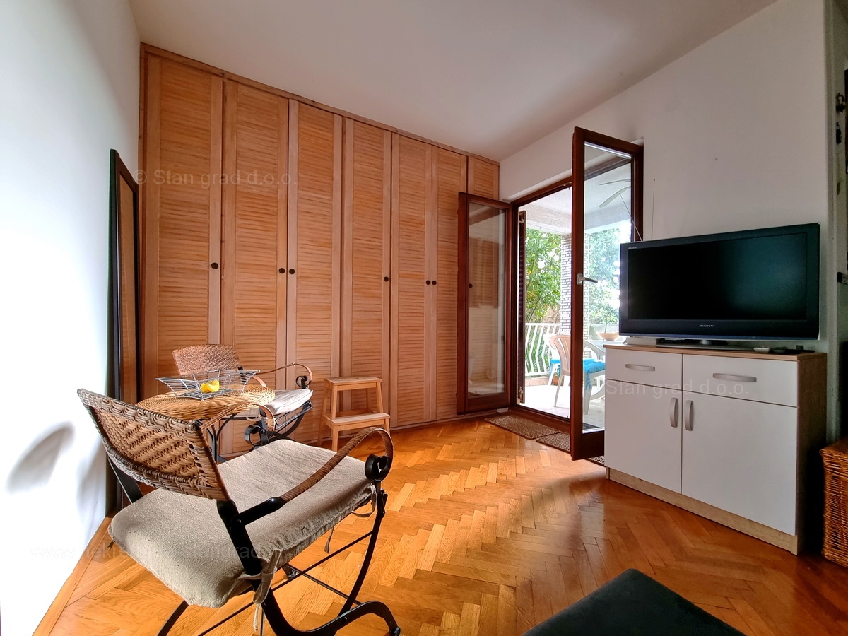 Malinska, prodaja apartma v 1. nadstropju na odlični lokaciji, le 250 m od morja!