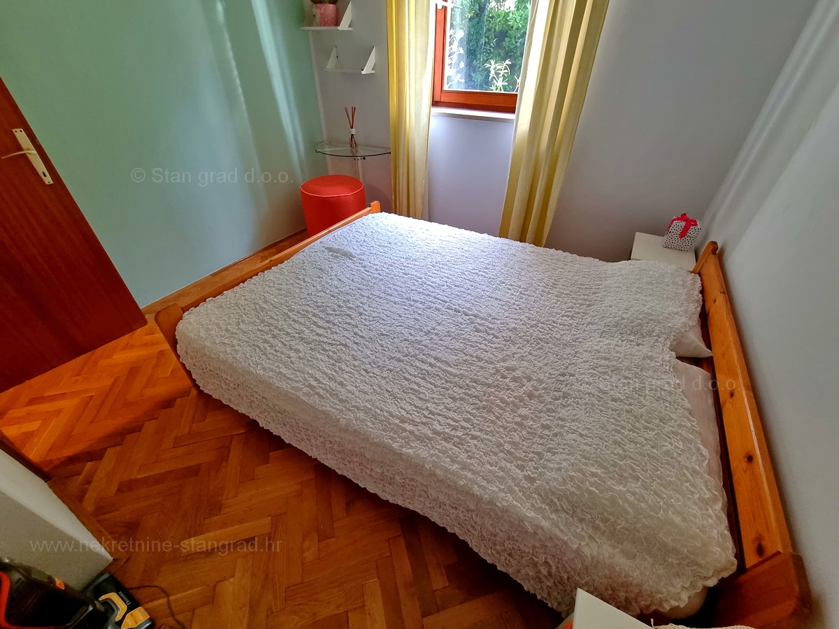 Malinska, prodaja apartma v 1. nadstropju na odlični lokaciji, le 250 m od morja!
