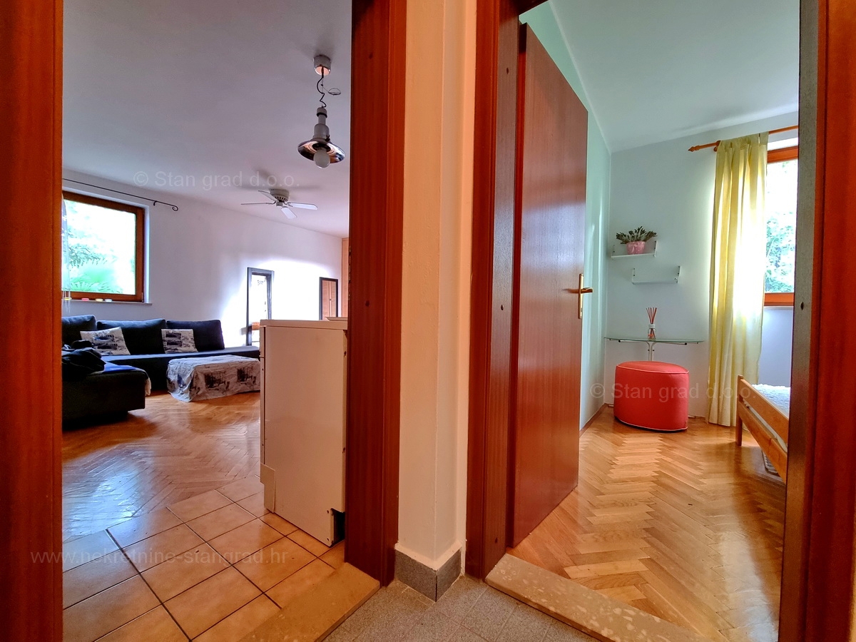Malinska, prodaja apartma v 1. nadstropju na odlični lokaciji, le 250 m od morja!