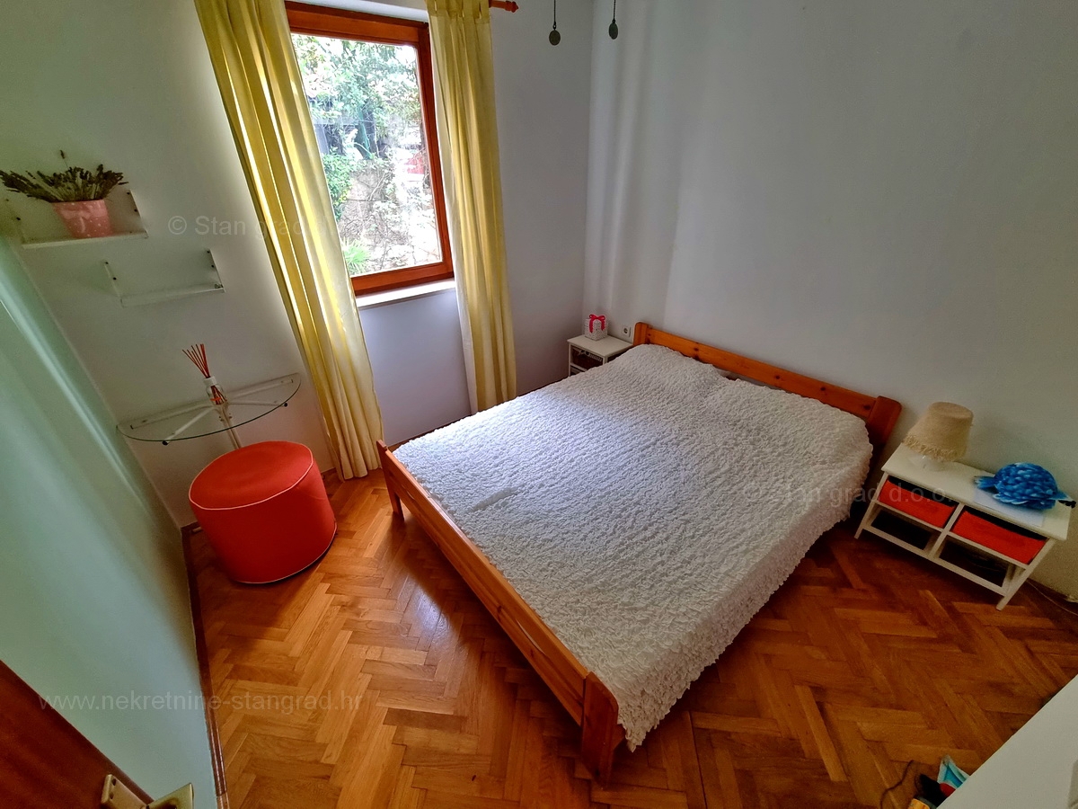 Malinska, prodaja apartma v 1. nadstropju na odlični lokaciji, le 250 m od morja!