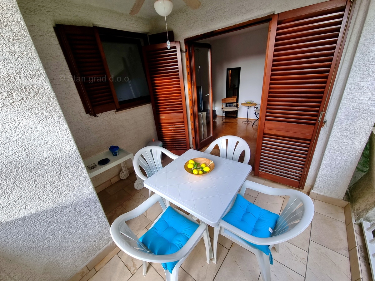 Malinska, prodaja apartma v 1. nadstropju na odlični lokaciji, le 250 m od morja!