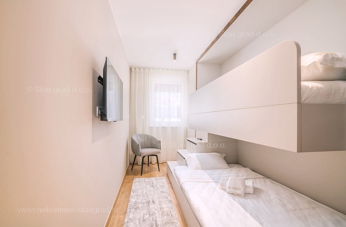 Malinska, luksuzen apartma v pritličju z bazenom blizu morja!