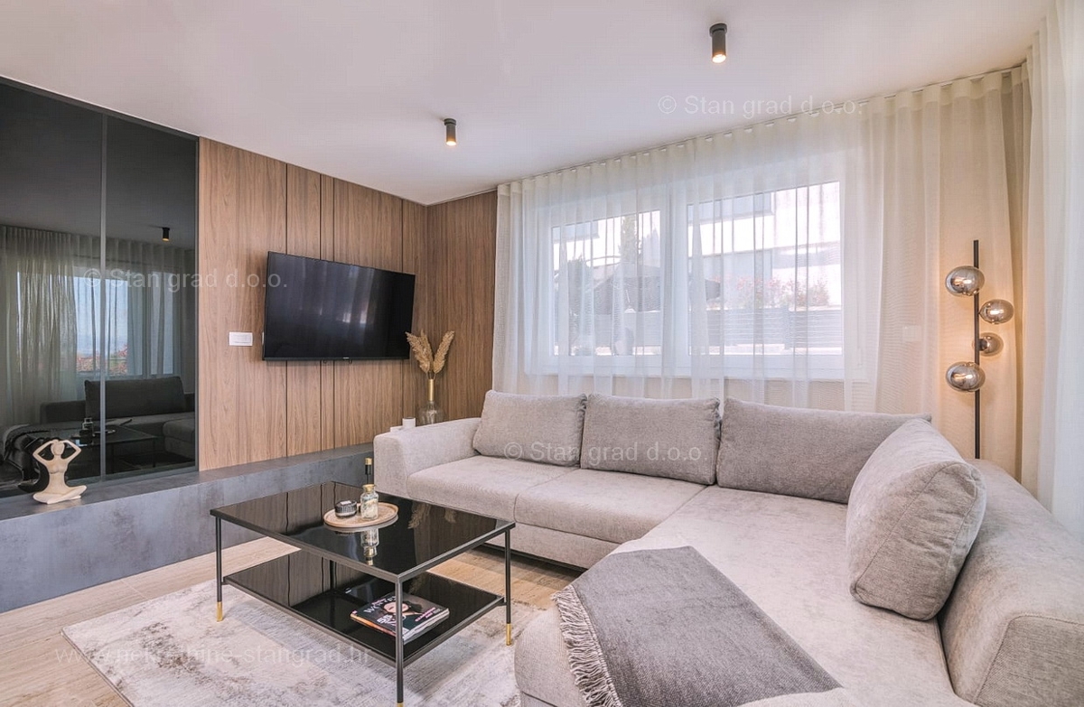 Malinska, luksuzen apartma v pritličju z bazenom blizu morja!