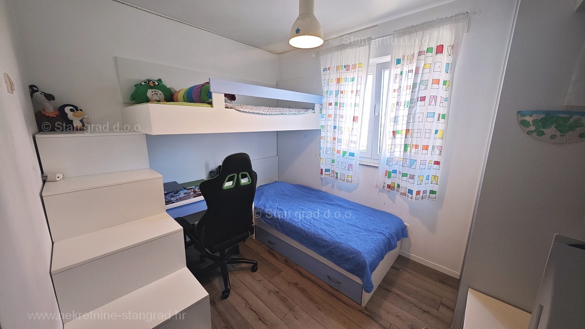 Krk, opremljeno dvosobno stanovanje v 1. nadstropju!