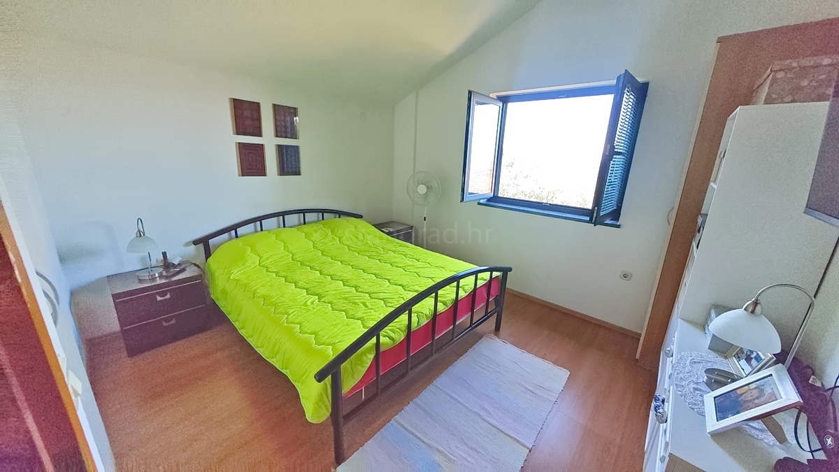 Dobrinj, samostojna hiša s pogledom na morje!