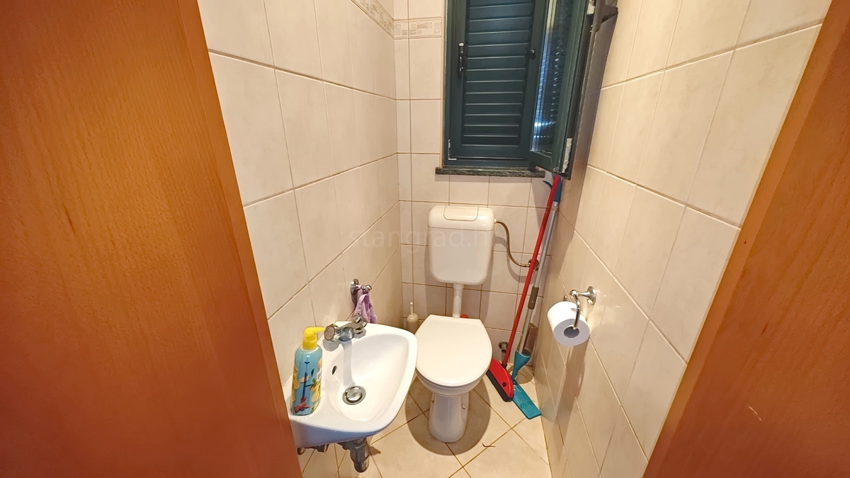Dobrinj, samostojna hiša s pogledom na morje!