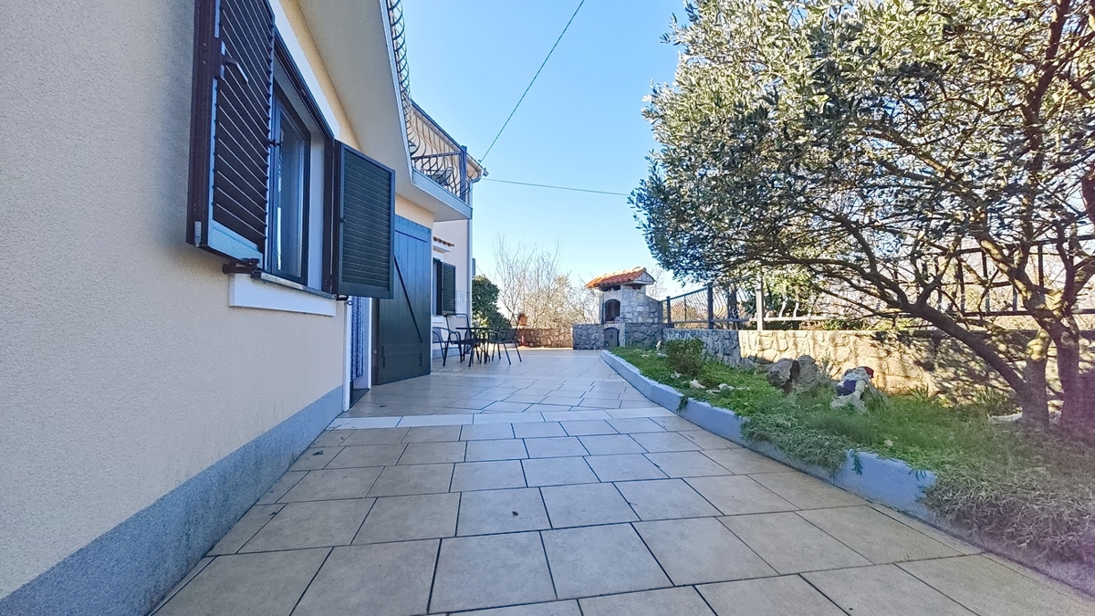 Dobrinj, samostojna hiša s pogledom na morje!