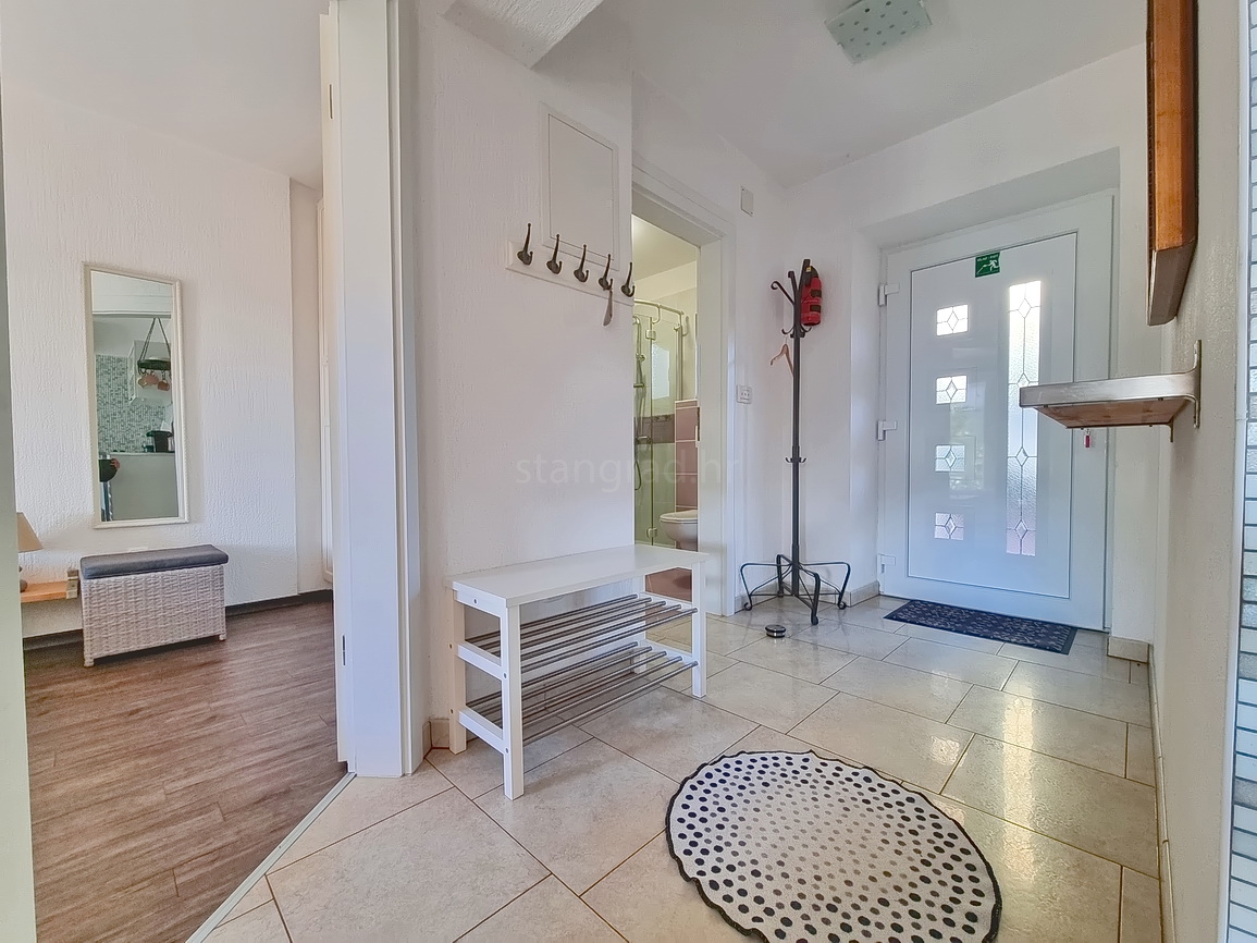 Malinska, dva apartmaja s teraso in vrtom blizu morja!