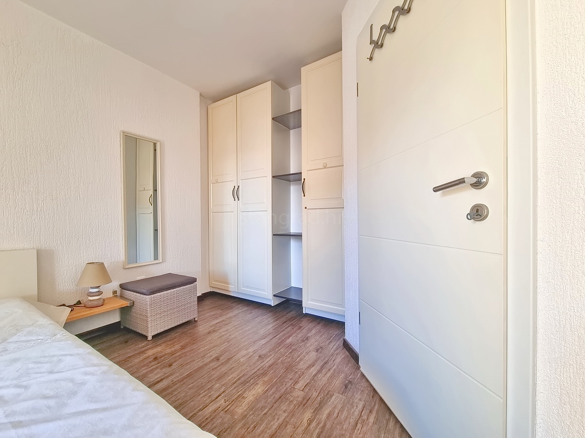 Malinska, dva apartmaja s teraso in vrtom blizu morja!