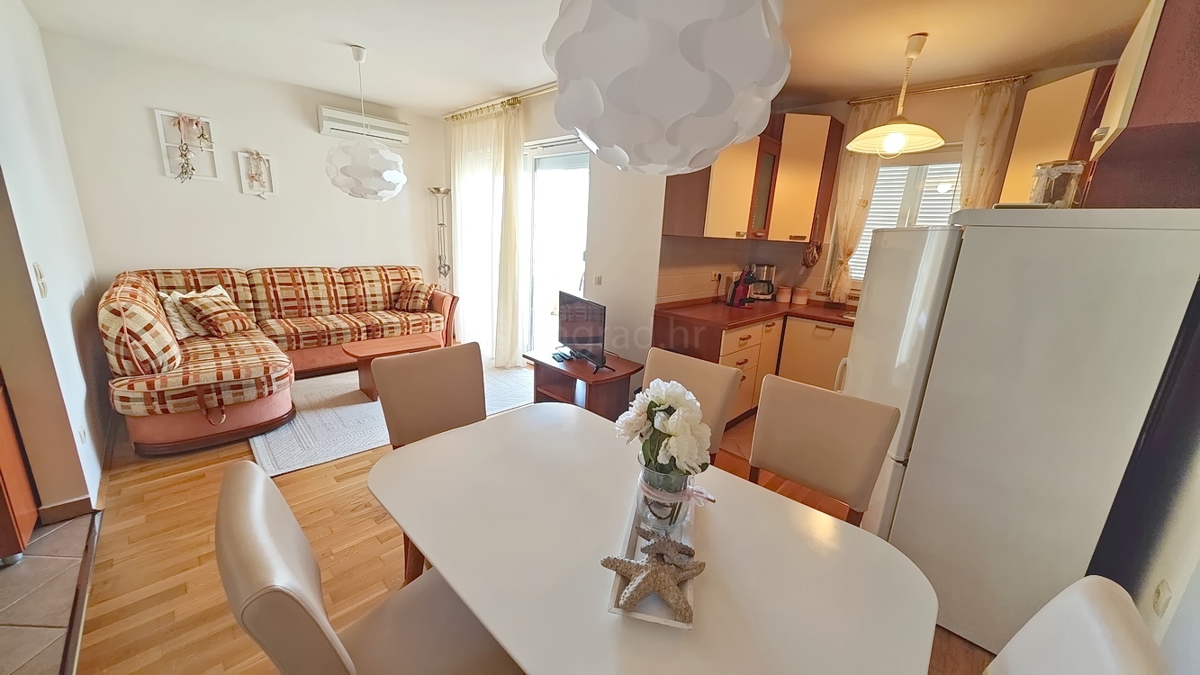Malinska, opremljen apartma blizu plaže!