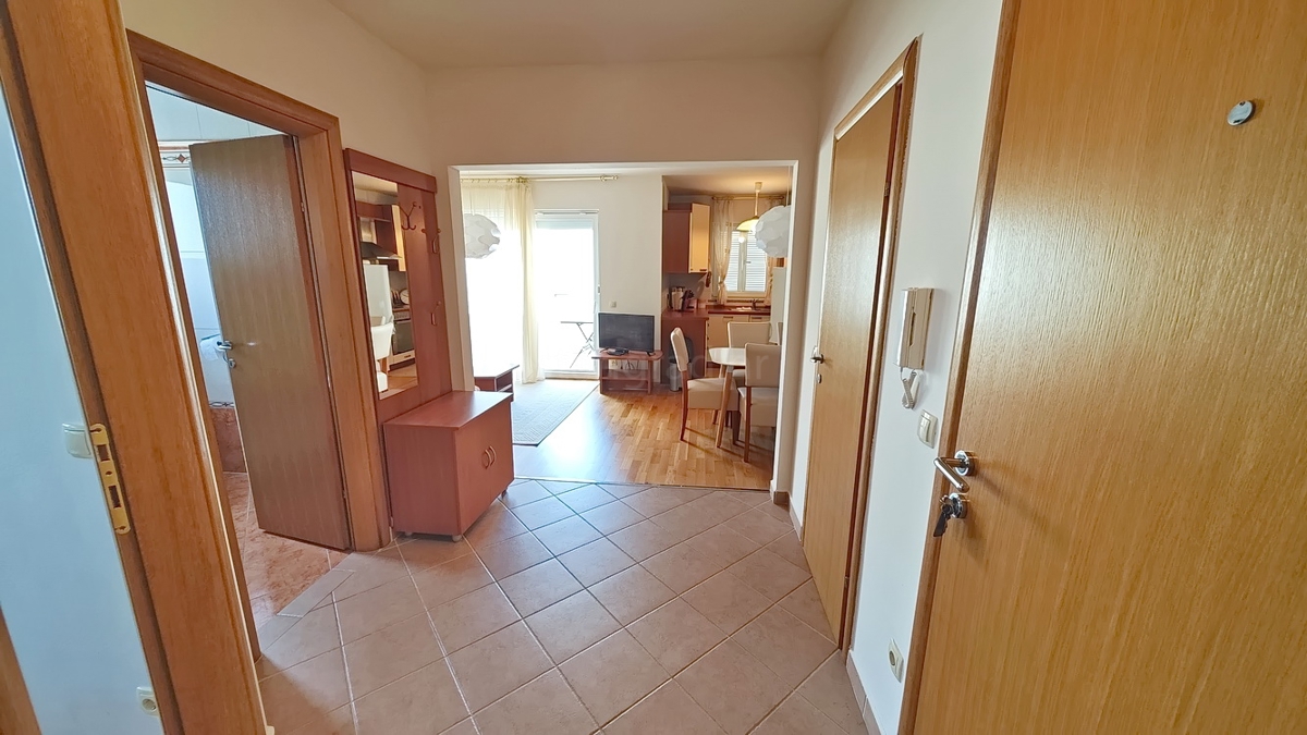 Malinska, opremljen apartma blizu plaže!
