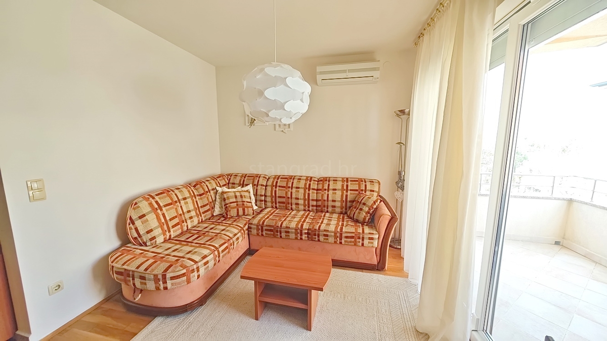 Malinska, opremljen apartma blizu plaže!