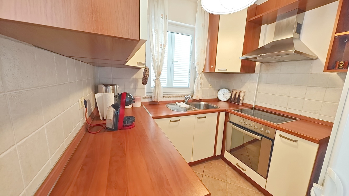 Malinska, opremljen apartma blizu plaže!