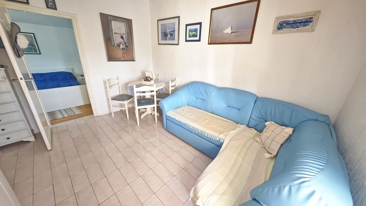 Baška, hiša s 4 apartmaji na mirni lokaciji!