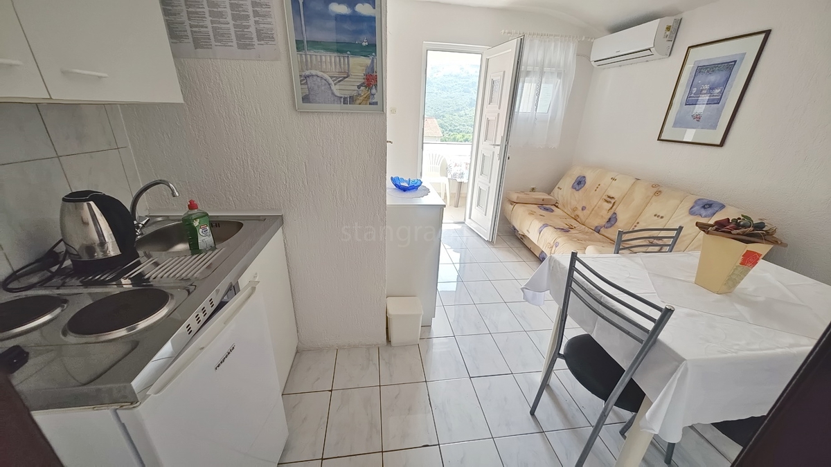 Baška, hiša s 4 apartmaji na mirni lokaciji!