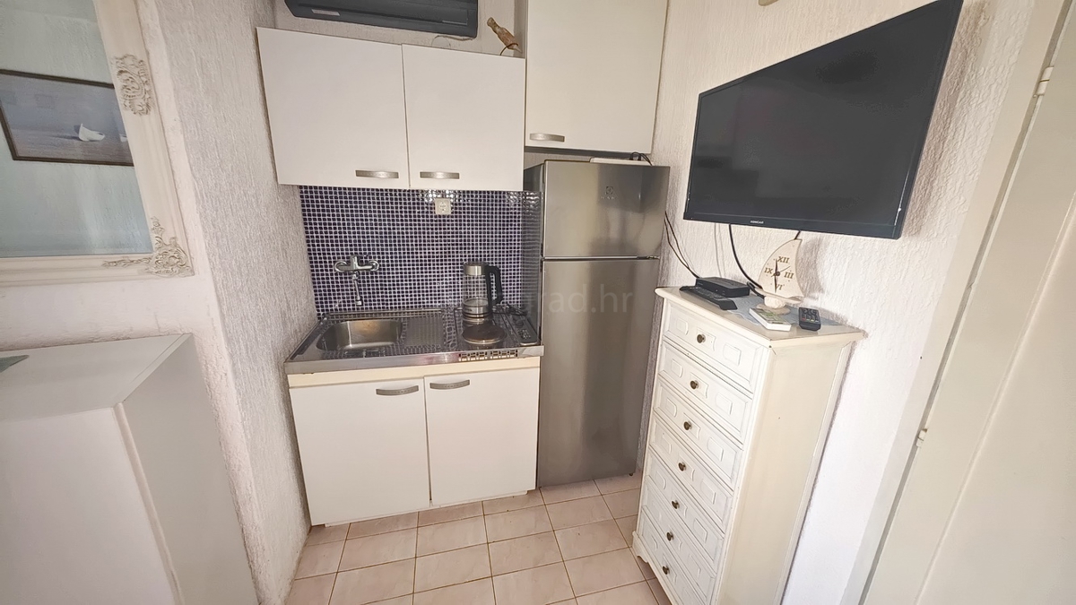 Baška, hiša s 4 apartmaji na mirni lokaciji!