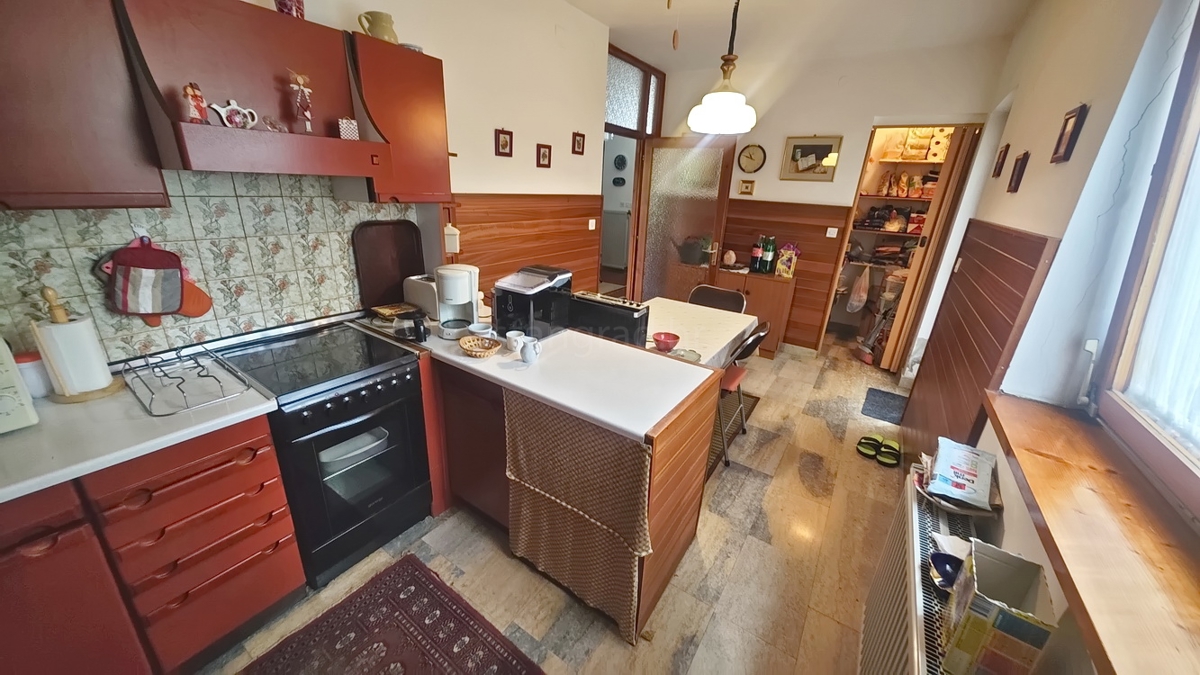 Malinska, samostojna hiša s prostornim vrtom v bližini morja!