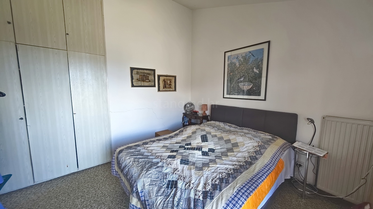 Malinska, samostojna hiša s prostornim vrtom v bližini morja!