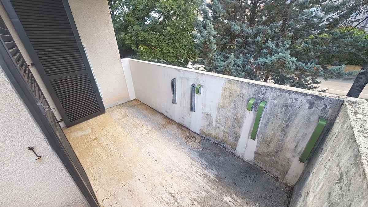 Malinska, samostojna hiša s prostornim vrtom v bližini morja!