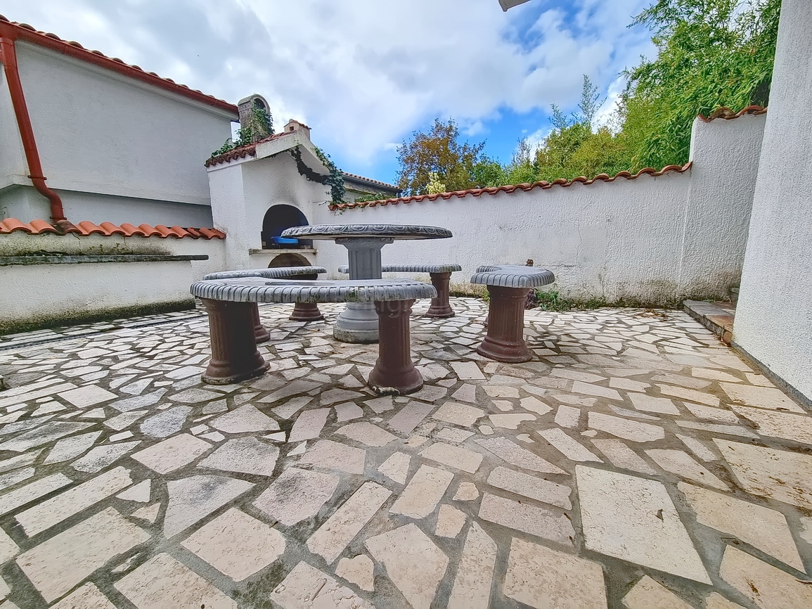 Crikvenica, apartma s teraso na odlični lokaciji v bližini morja!