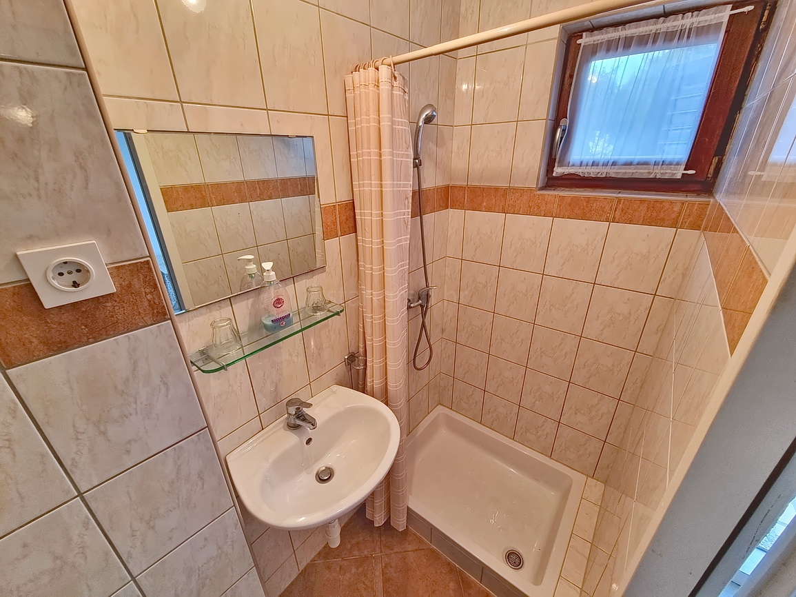 Crikvenica, apartma s teraso na odlični lokaciji v bližini morja!