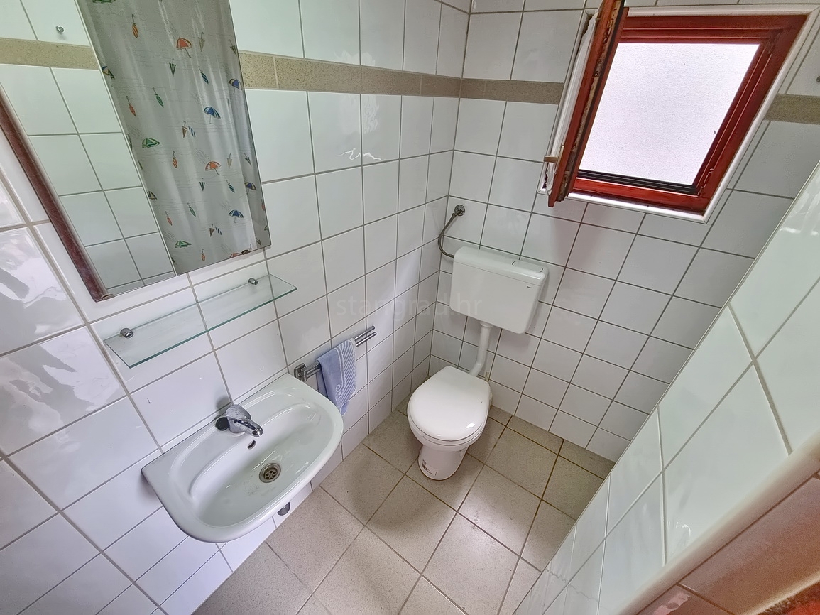 Crikvenica, apartma s teraso na odlični lokaciji v bližini morja!