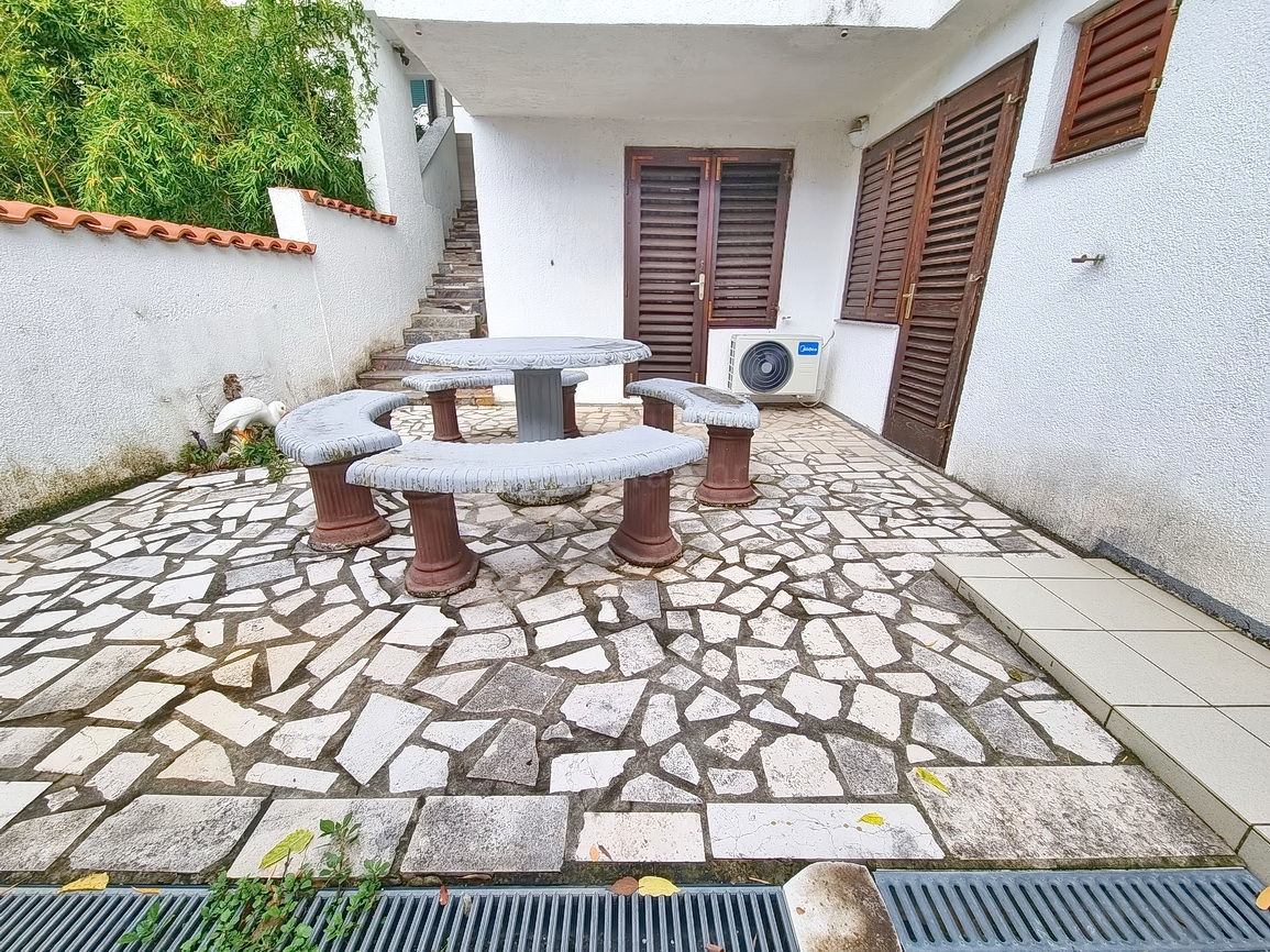 Crikvenica, apartma s teraso na odlični lokaciji v bližini morja!