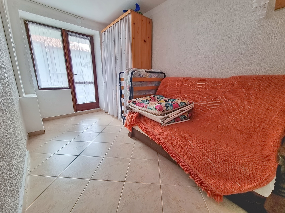 Crikvenica, apartma s teraso na odlični lokaciji v bližini morja!