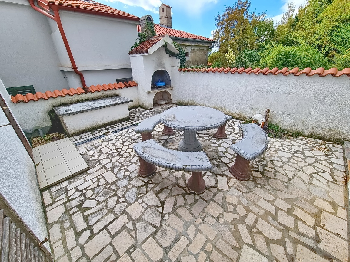 Crikvenica, apartma s teraso na odlični lokaciji v bližini morja!