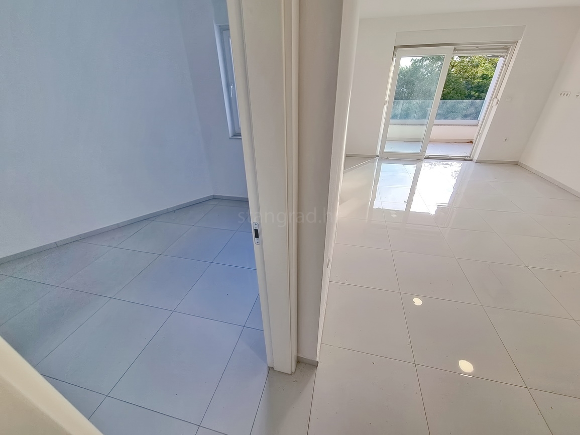 Crikvenica, stanovanje v visokem pritličju blizu morja!